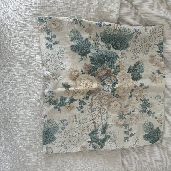 Lee Jofa Althea Linen Pillow Cover - Picture 2 of 2